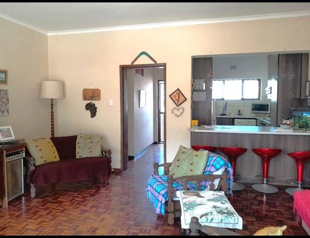 2 BEDROOM PROPERTY TO RENT IN FISH HOEK